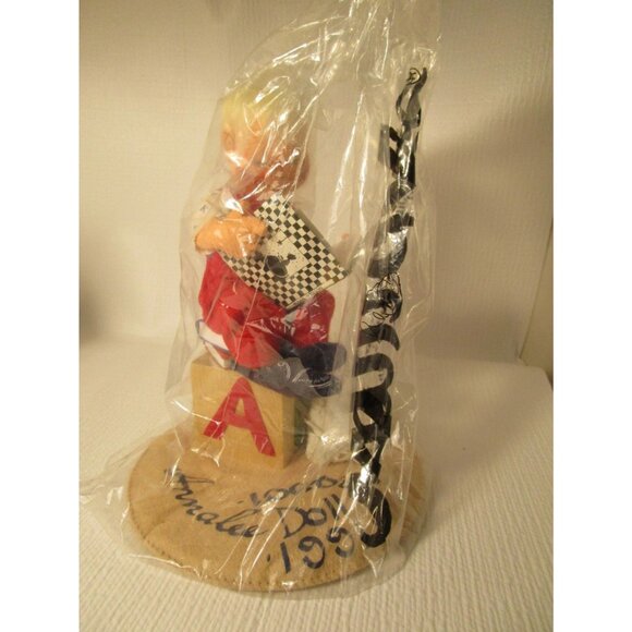 Annalee Doll Society Logo Kid 1991 Boy Reading Mother Goose Book, Pin & Tags - Picture 2 of 12